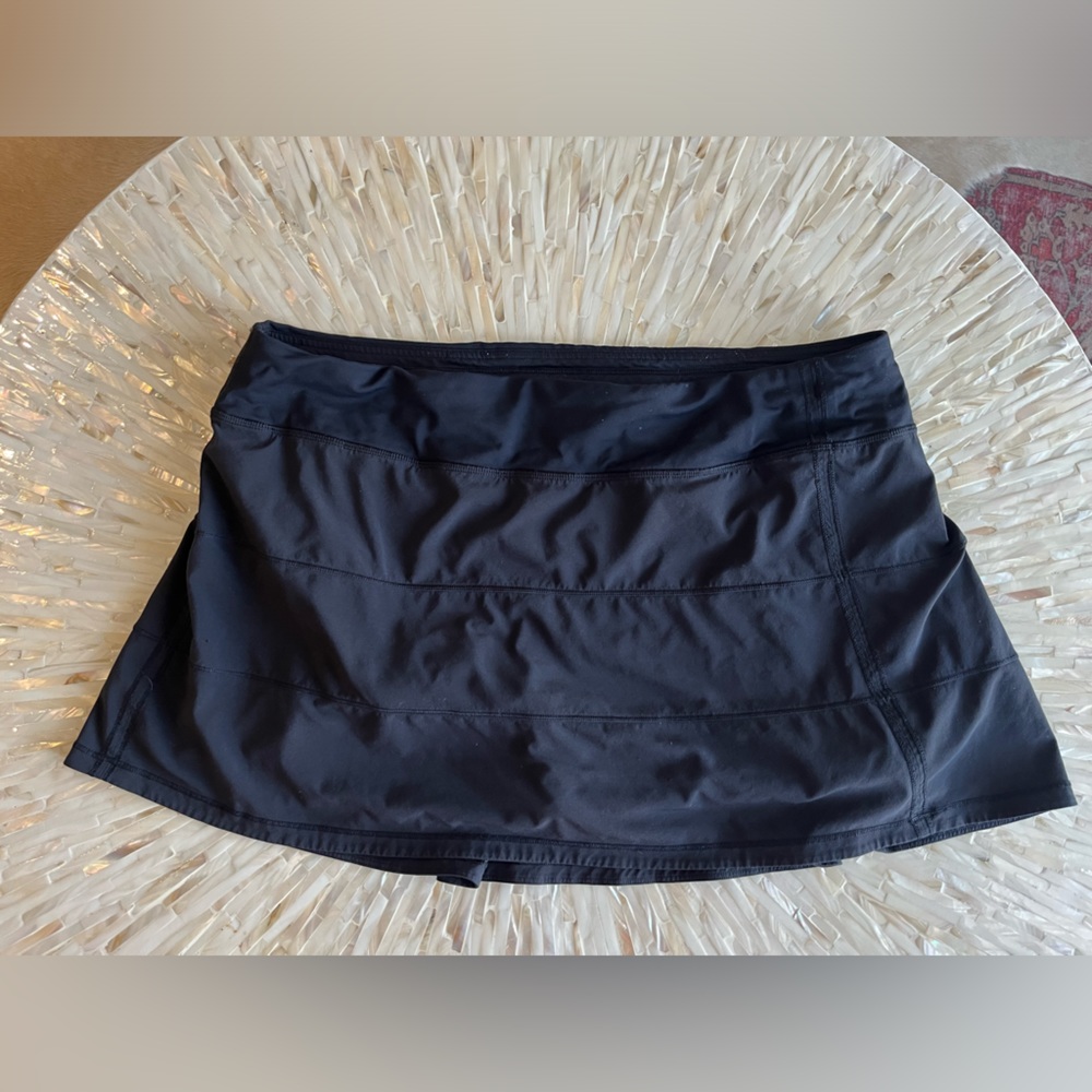 Black Lulu lemon pace revival tennis skirt